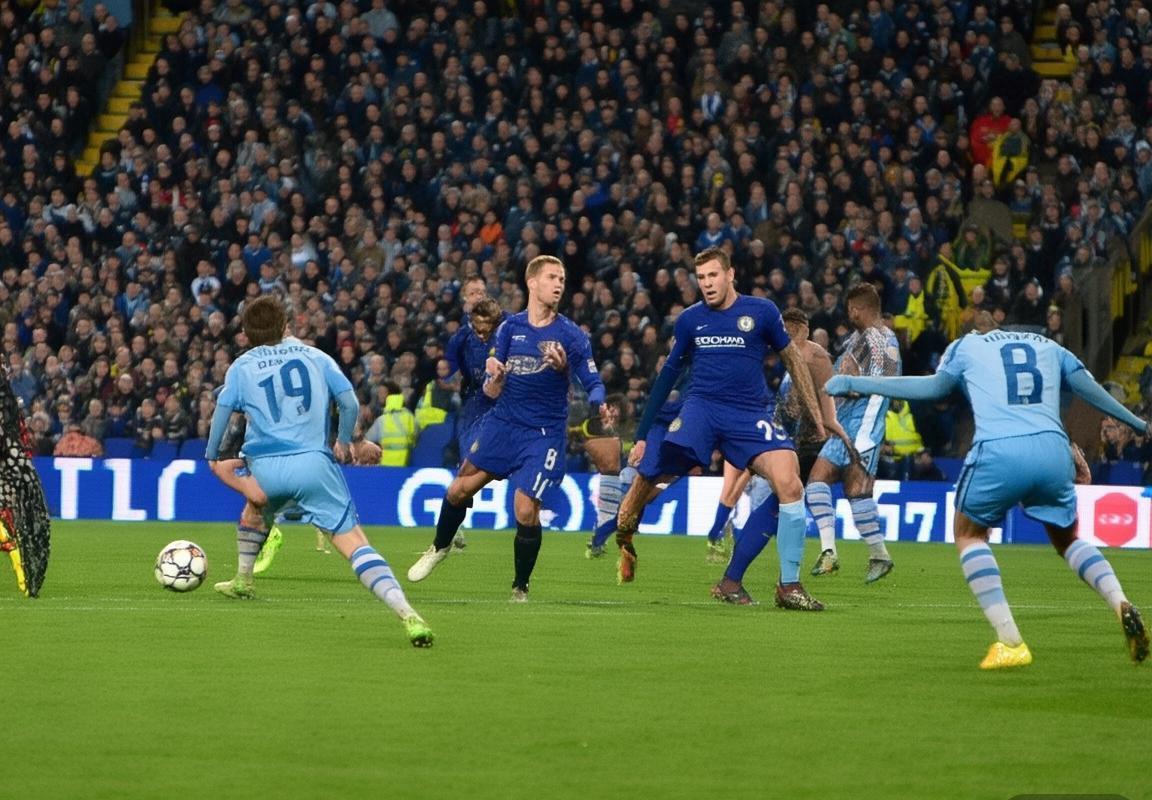 2018年切尔西VS曼城：巅峰对决战术解析与激战回顾(图4)